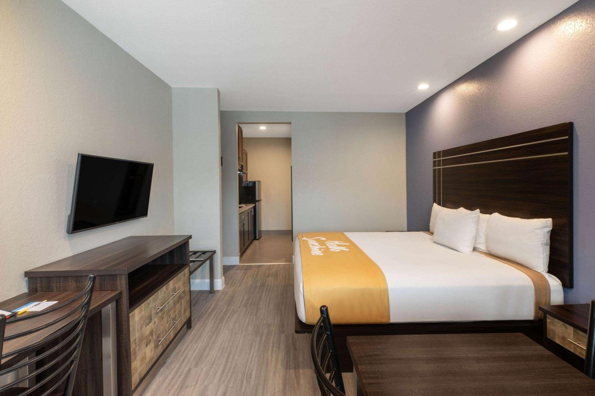 Days Inn & Suites By Wyndham La Porte Esterno foto