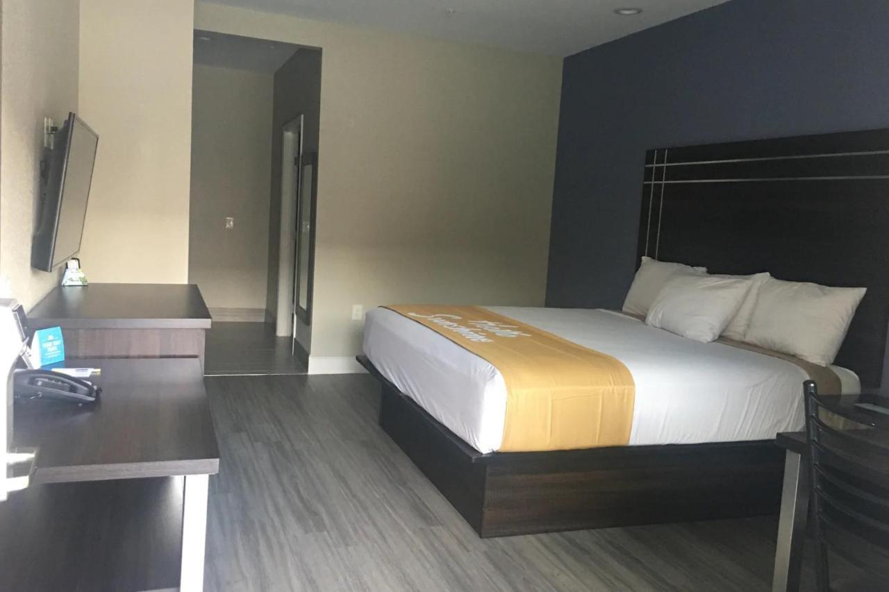 Days Inn & Suites By Wyndham La Porte Esterno foto