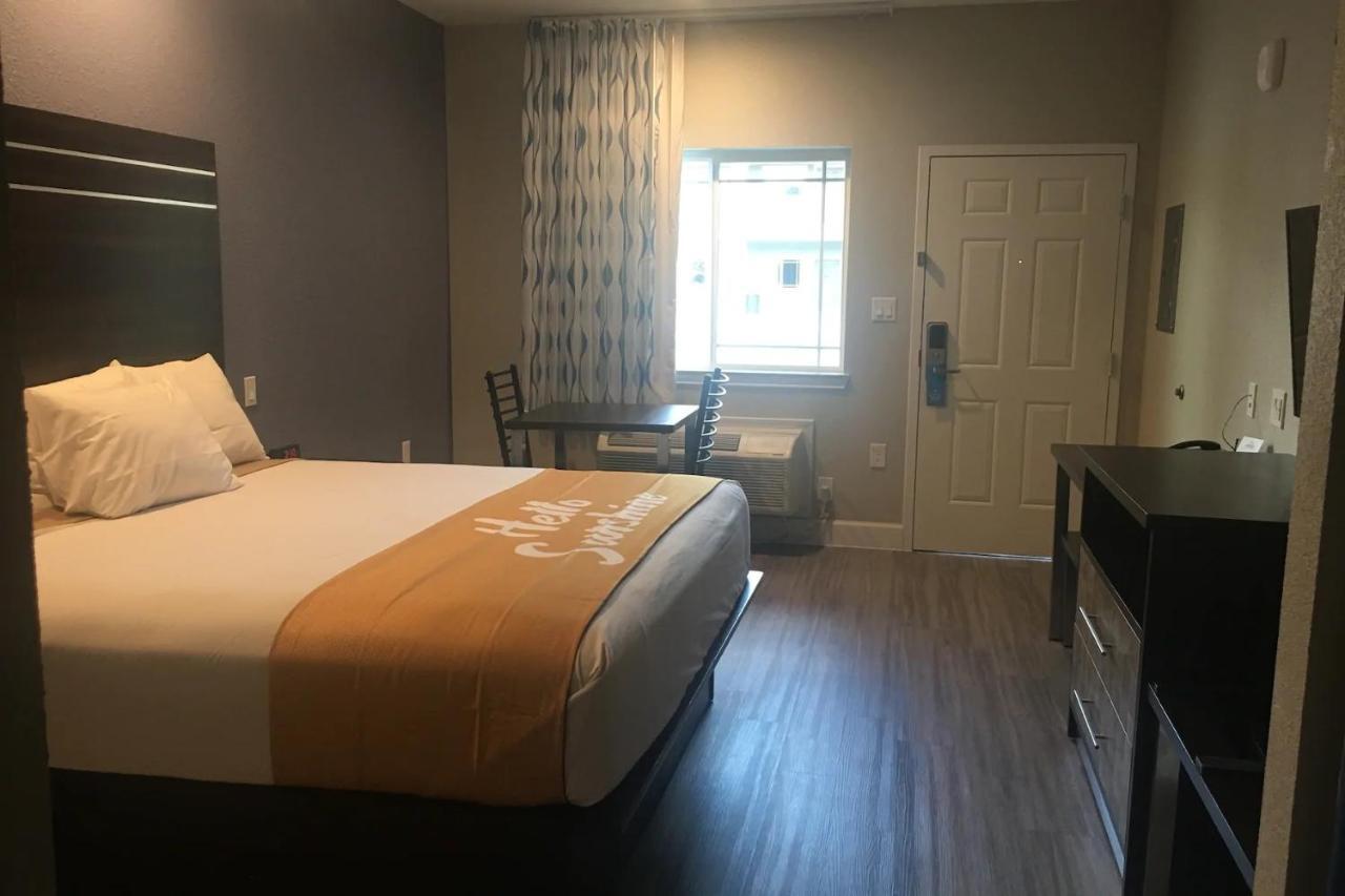 Days Inn & Suites By Wyndham La Porte Esterno foto